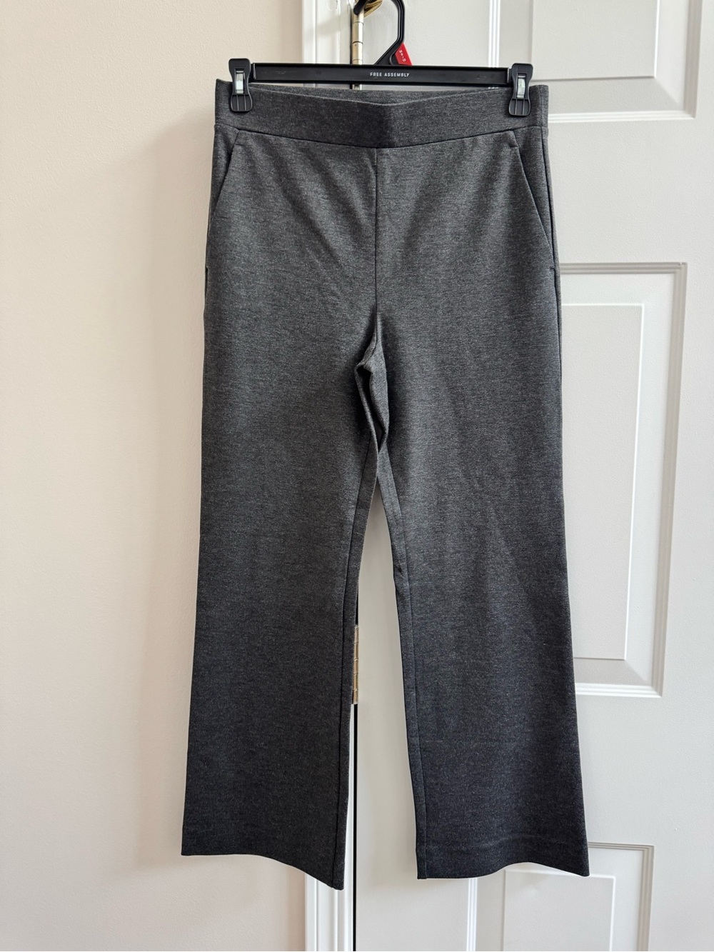 Ann Taylor - Women’s Weekend Dark Gray Pull-up Knit Pants (medium) - Picture 2 of 5